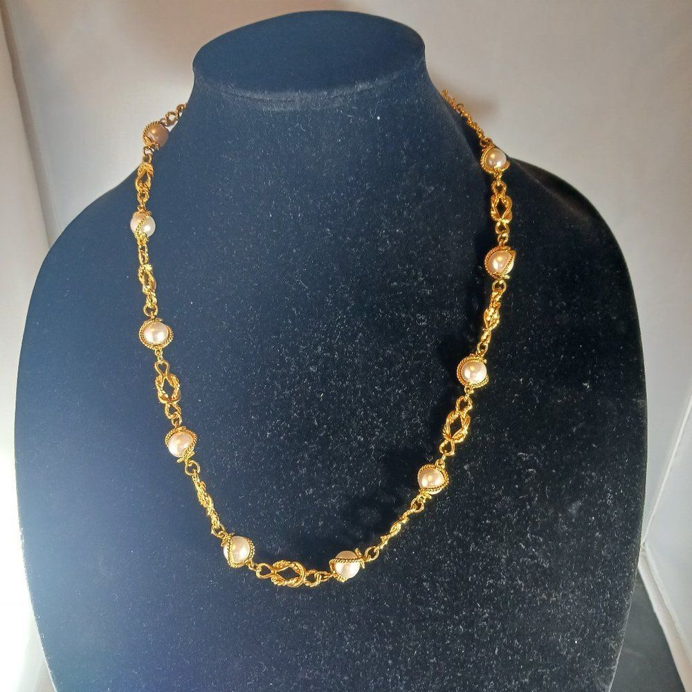 Vintage Gold Tone Wire Faux Pearl Necklace